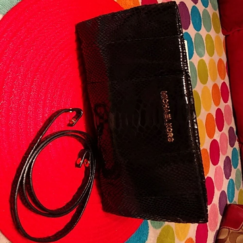 Authentic NWOT Michael Kors clutch/crossbody bag